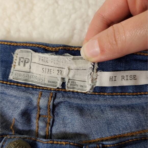 FREE PEOPLE HI RISE ROLLER SKINNY JEANS WOMEN'S SIZE 27 MEDIUM WASH - Picture 9 of 16